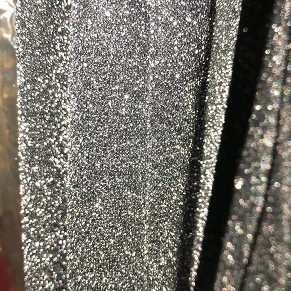 Fabulous silver evening gown - Picture 3 of 4